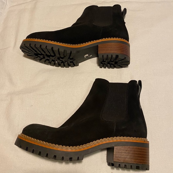 Bertuchi Lug Sole Womens Chelsea Boots - Picture 3 of 7